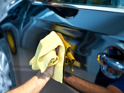 Los 3 trucos de limpieza más efectivos que dejarán tu automóvil como recién salido de la concesionaria