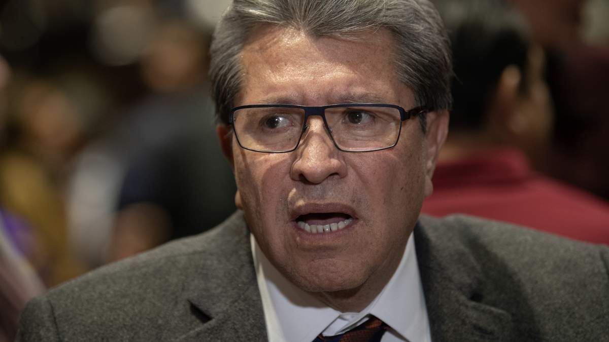 Ricardo Monreal respalda denuncia a jueces que otorgaron suspensiones a reforma judicial