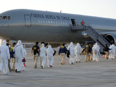 El Gobierno de Chile anunció que volverán a deportar a migrantes: "Vamos a retomar las expulsiones"