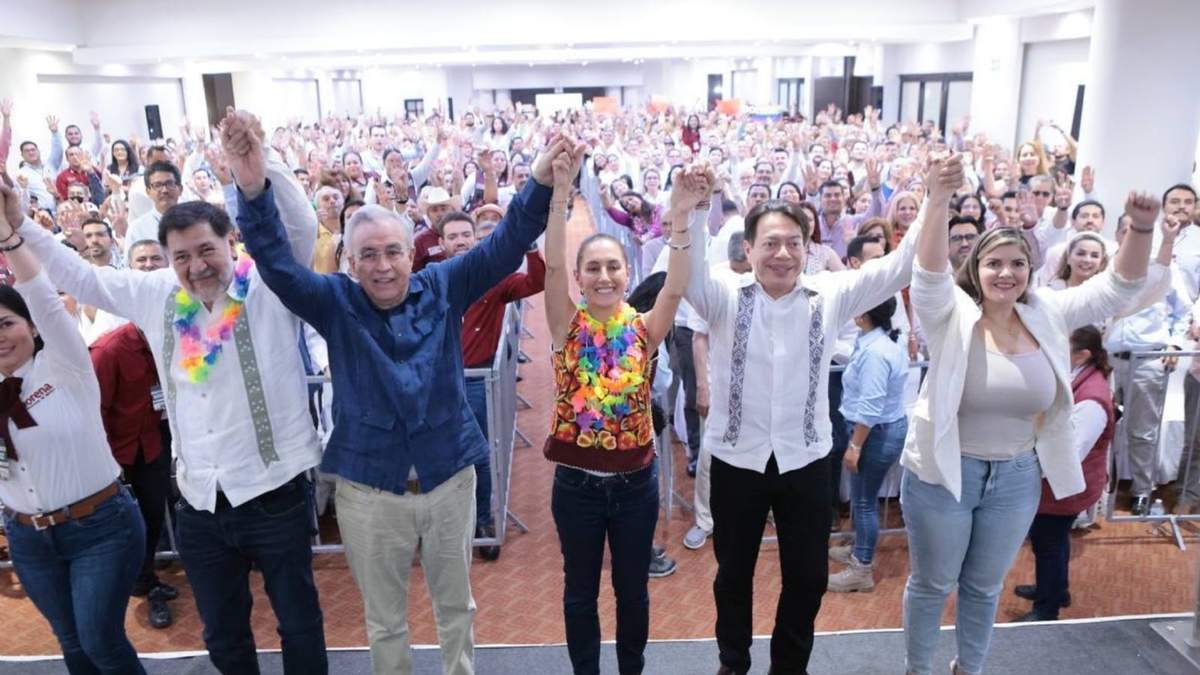 Sheinbaum acudió al Centro de Eventos Figlo del Sindicato de Trabajadores al Servicio del Estado de Sinaloa (FigloSTASE), donde fue recibida por el gobernador Rubén Rocha Moya