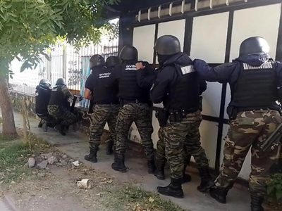 Incautaron más de un kilo de cocaína y medio kilo de marihuana en allanamientos realizados en Neuquén y Añelo