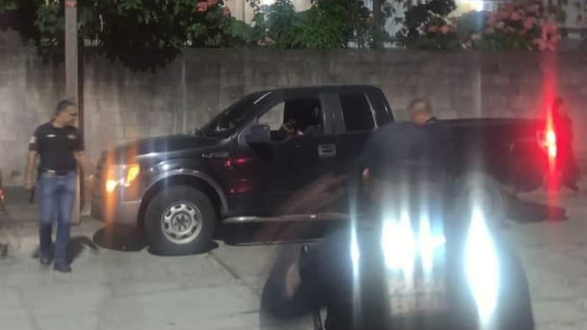 Camioneta donde fue ejecutada la mujer