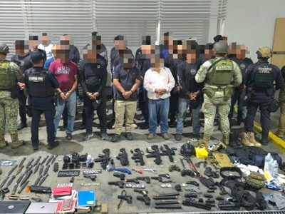 Detienen a 38 presuntos integrante de La Luz del Mundo en Michoacán, entre ellos un estadunidense