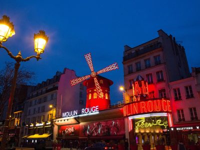 Cierra el cabaret Moulin Rouge y será una sala de conciertos