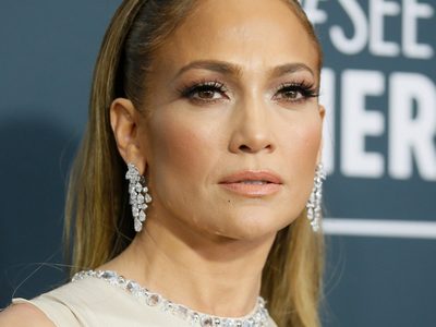 ¡DECEPCIÓN! Los fans de Jennifer Lopez ponen en duda su belleza natural luego de descubrirle esto...