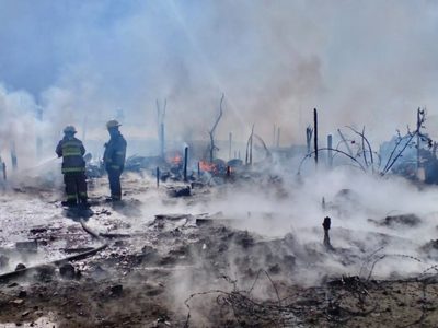 Incendio destruye 103 casas de cartón en Monterrey