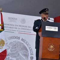 Cienfuegos elogia a su sucesor; el Ejército, 'en buenas manos”