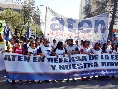 "Paro docente":  ATEN protesta y las clases, con arranque parcial...