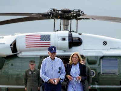 Primera dama de EU da positivo a covid-19; el presidente Joe Biden da negativo