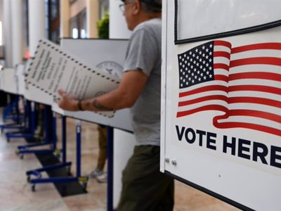 Harris encabeza encuestas en Wisconsin y Michigan pero Trump incrementa ventaja en Arizona y Georgia