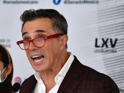 Sergio Mayer niega vínculos con "La Barbie" y alega que lo confunden con su excompañero Charly López