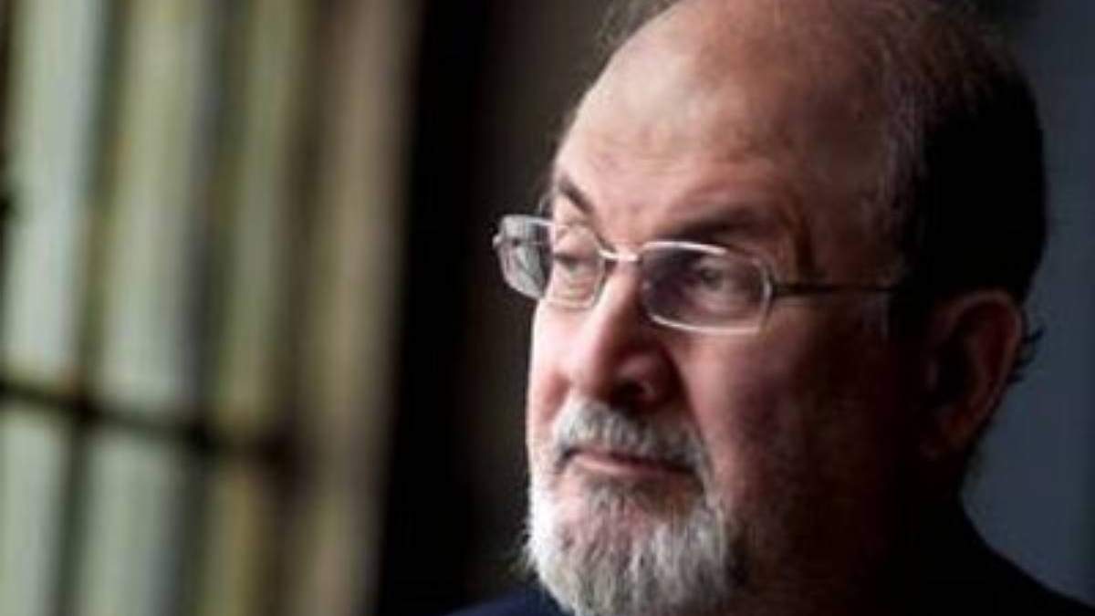 El escritor Salman Rushdie