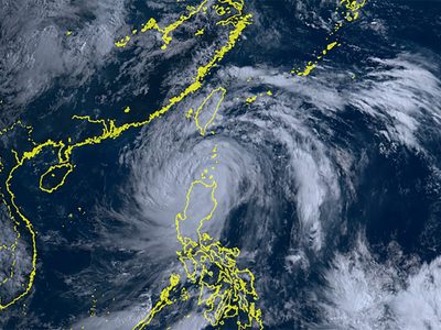 Tifón Doksuri desprende techos de lámina, causa inundaciones y desplaza a miles en Filipinas