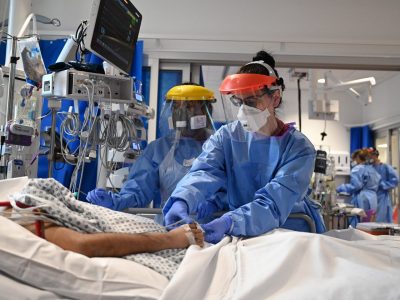 El Reino Unido registró su máxima cifra de decesos desde mayo: confinarán a Inglaterra