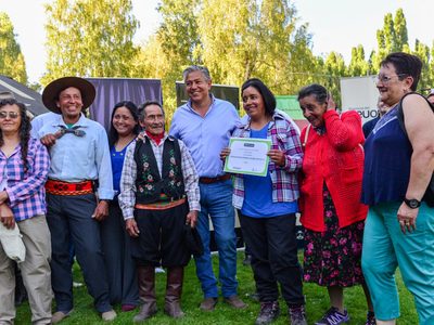 Neuquén entregó créditos para la producción y firmó un convenio con la Sociedad Rural