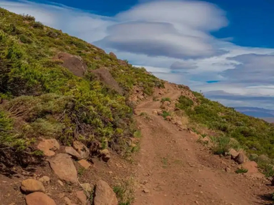 Trekking en el norte neuquino: organizan una caminata guiada por los paisajes de Quebrada Honda