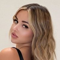 Anastasiya Kvitko lo prefiere ajustado pero en cualquier momento ¡sale todo!