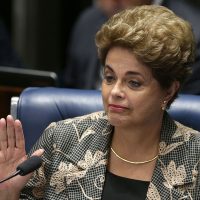 Senado de Brasil consuma destitución de Dilma Rousseff, pero no logra inhabilitarla