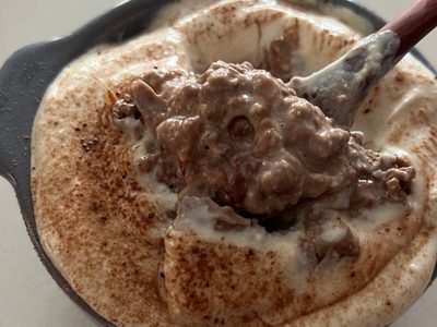 Avena horneada tipo tiramisú: probá el postre más cremoso y exquisito para resolver tu próximo antojito dulce