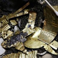 Descubren en el Templo Mayor ofrenda con finas piezas de oro