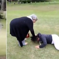 Escrachan a los dueños de una farmacia de Pinamar que atacaron a una mujer en el campo de golf