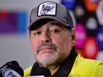 Diego Maradona devastado por un inesperado y doloroso fallecimiento: "Que en paz descanses”