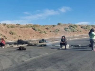 Vecinos del barrio 2 de Mayo cortaron la auto vía norte en reclamo del suministro de agua