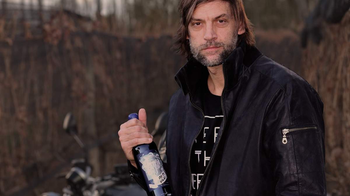 El basquetbolista Oberto tiene su propia línea de vinos. Fuente: (Facebook)