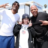 Snoop Dogg, Dr. Dre, Billie Eilish y los Red Hot Chili Peppers toman la estafeta olímpica (Video)