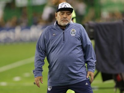 Diego Maradona definió su futuro en Gimnasia tras la derrota ante Rosario Central