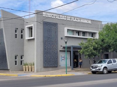 Llamativo robo en la municipalidad de Plaza Huincul tras ingresar por una ventana