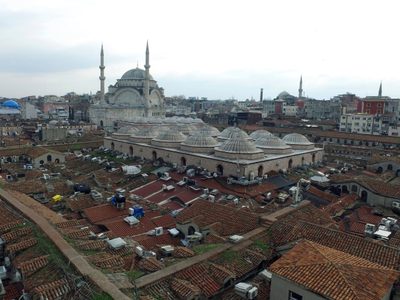 Incautan joyas y antigüedades valoradas en 30 millones de dólares en el Gran Bazar de Estambul