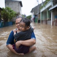 Indonesia: graves inundaciones afectan a la isla turística de Sumatra