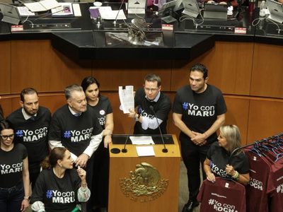 Ricardo Anaya reta a morenistas a ponerse playeras con la leyenda “Yo con Rocha”