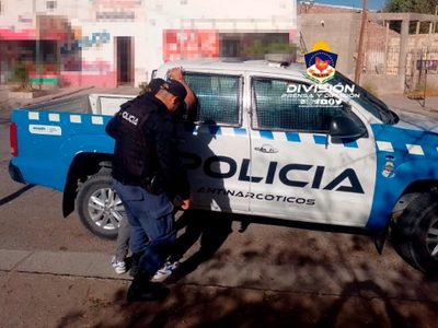 Lo buscaban desde La Rioja, lo encontraron en Centenario y quedó demorado