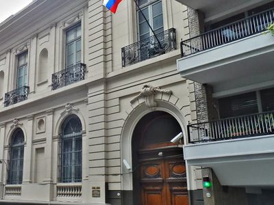El comunicado de Rusia tras las denuncias por presunta campaña de desinformación contra Milei
