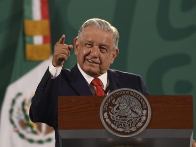 Salinas sigue mandando, dice AMLO tras freno a extraordinario para revocación de mandato