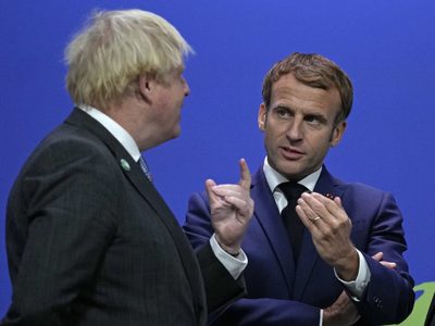 Se agrava la crisis entre Francia y el Reino Unido: París retiró una invitación a Londres