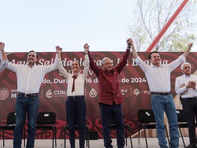 AMLO defiende a gobernadores priistas de Coahuila y Durango de abucheos (Video)