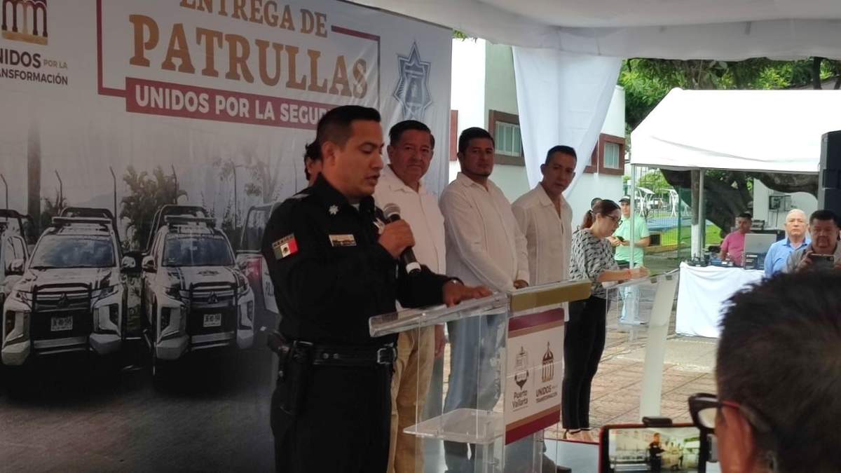 Eloy Girón Alcuria, director de Seguridad Ciudadana de Puerto Vallarta, pone en operación unidades el 1 de agosto de 2022