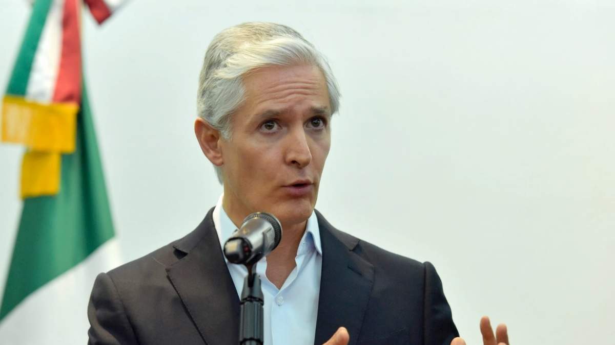 El gobernador Alfredo del Mazo