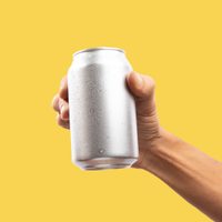 No tires las latas de gaseosa y mirá como podés hacer estos candelabros de pie que son tendencia en decoración