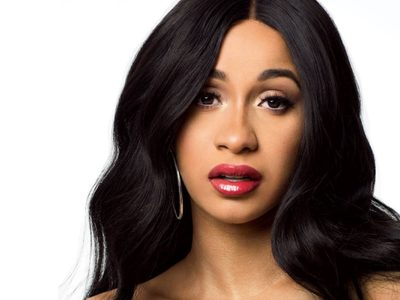 ¡Sin temor a nada! Cardi B fue a la semana de la moda y reveló un insólito atuendo con transparencia
