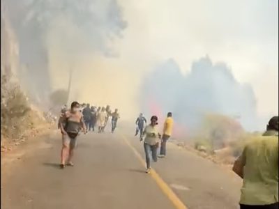 Muere brigadista que combatía incendio; en Taxco El Viejo el fuego salta a carretera (Video)