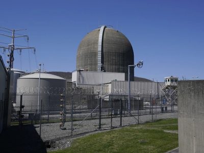Gobernadora de Nueva York busca construir la primera central nuclear del estado en décadas