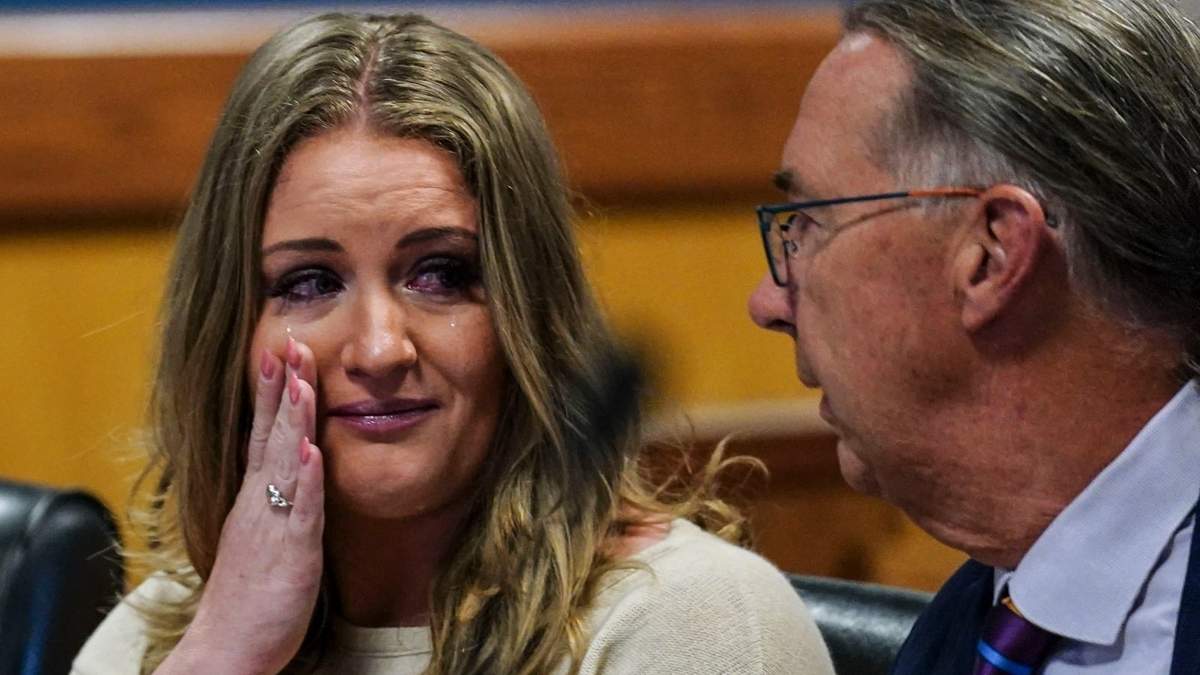 Ellis. Por no verificar la veracidad de lo que le decían