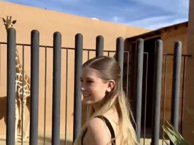 Hija de Jorge Hank presume una jirafa como mascota y la tunden en redes  (Video)