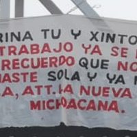 Alcaldesa de Cholula denuncia campaña de intimidación con quema de autos y manta
