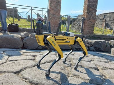 El parque arqueológico de Pompeya presentó a su último trabajador: un perro robot