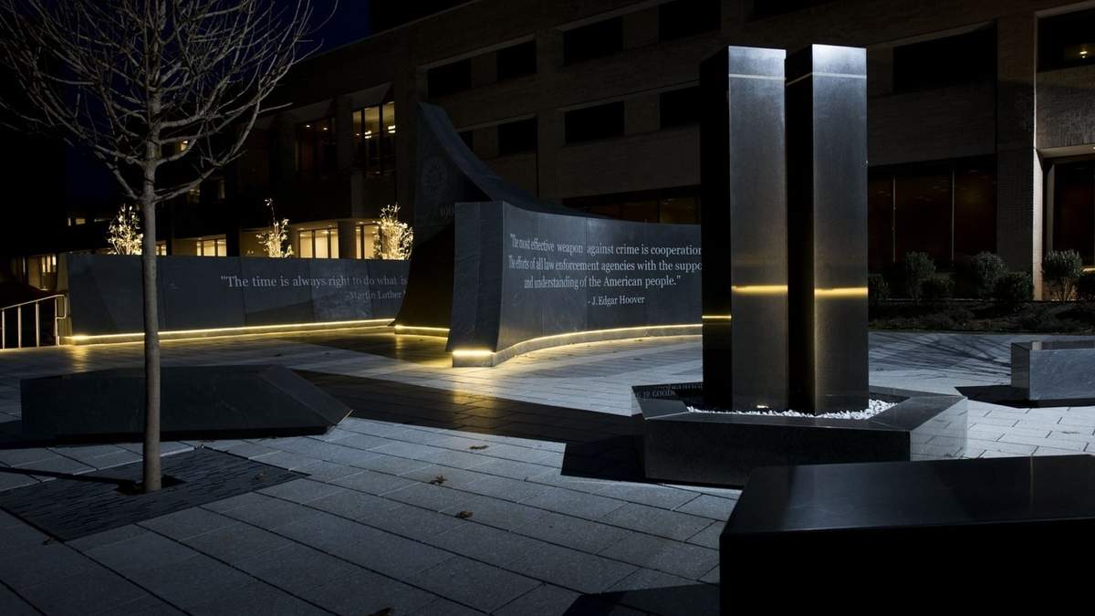El memorial del 11 de septiembre en la Academia de Entrenamiento del FBI en Quantico, Virginia